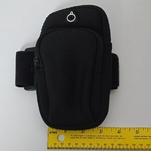 Source Unknown Black Phone Armband Holder